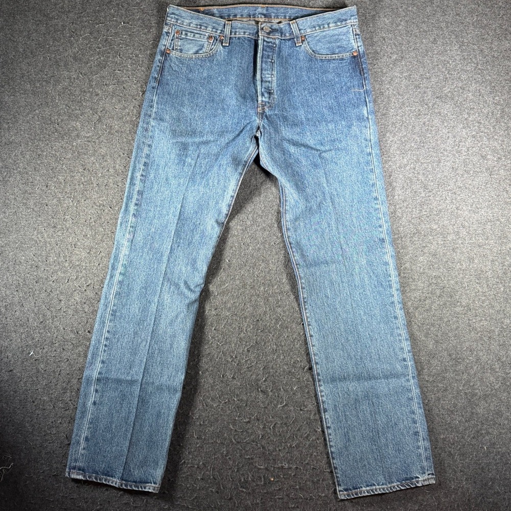 Levis 501 Original Fit Jeans Mens W34 L32 Medium Wash Blue Straight Leg Denim